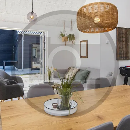 Feriehus 4 Bedroom Gorgeous In