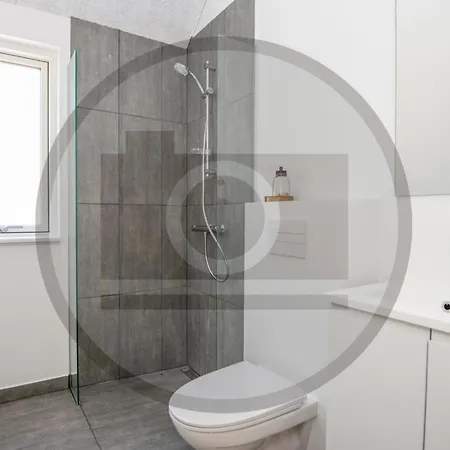 Feriehus 4 Bedroom Gorgeous In