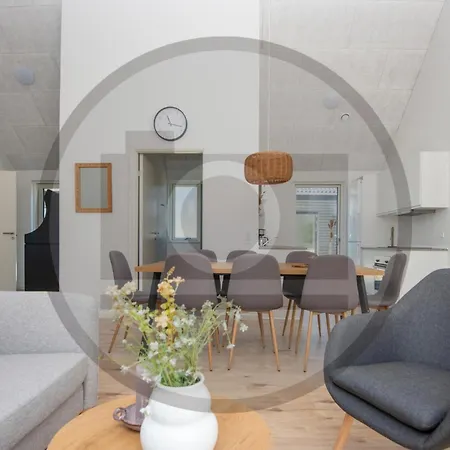 4 Bedroom Gorgeous In *